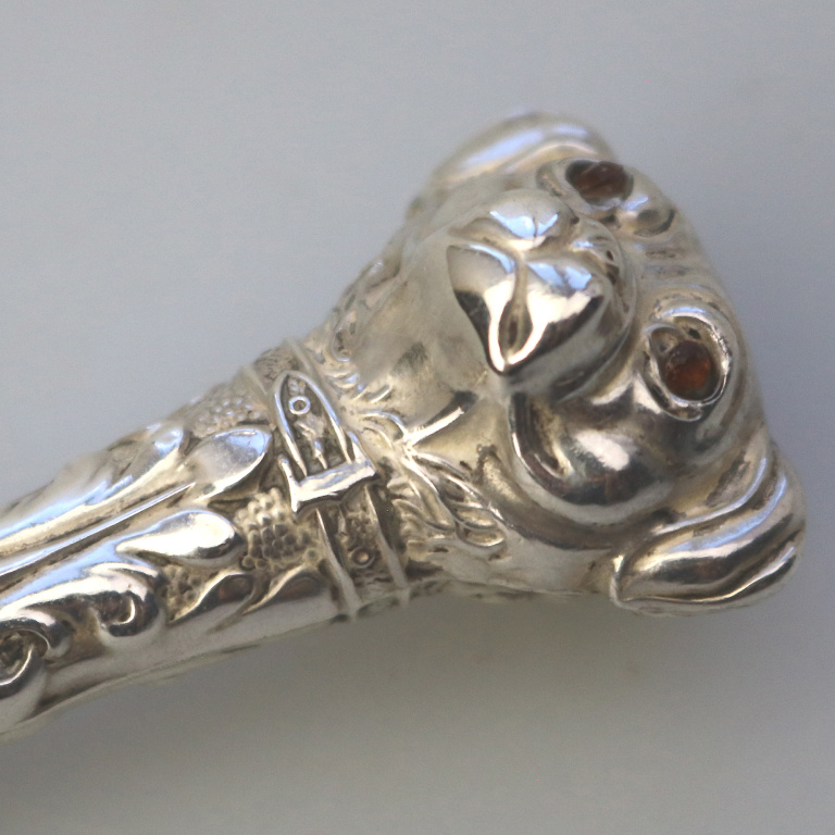 A rare antique English solid silver novelty double dog head Button Hook C.1906 - Image 5