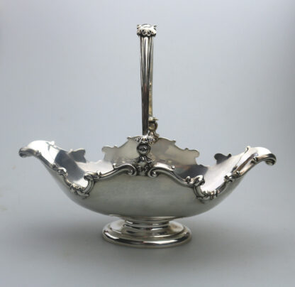 A very fine antique English solid silver pedestal Basket by George Fox 410g C.1905 - Image 4