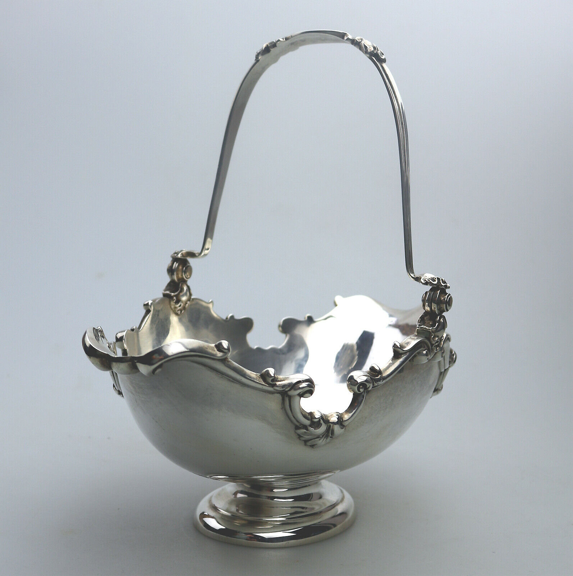 A very fine antique English solid silver pedestal Basket by George Fox 410g C.1905