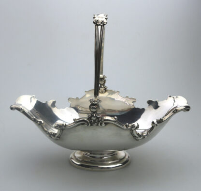 A very fine antique English solid silver pedestal Basket by George Fox 410g C.1905 - Image 6