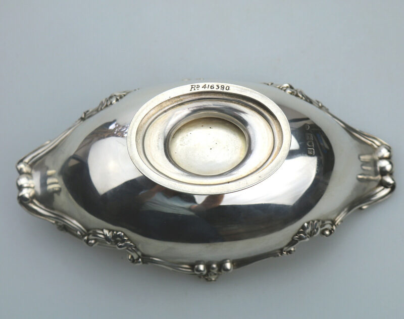 A very fine antique English solid silver pedestal Basket by George Fox 410g C.1905