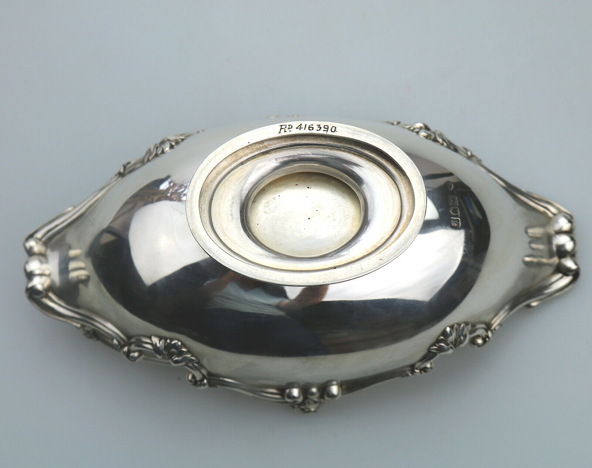 A very fine antique English solid silver pedestal Basket by George Fox 410g C.1905