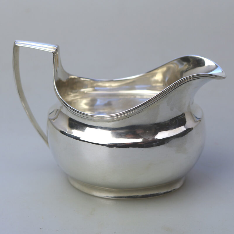 An attractive antique Georgian English sterling solid silver Jug 127g C.1805