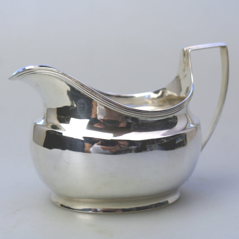 An attractive antique Georgian English sterling solid silver Jug 127g C.1805