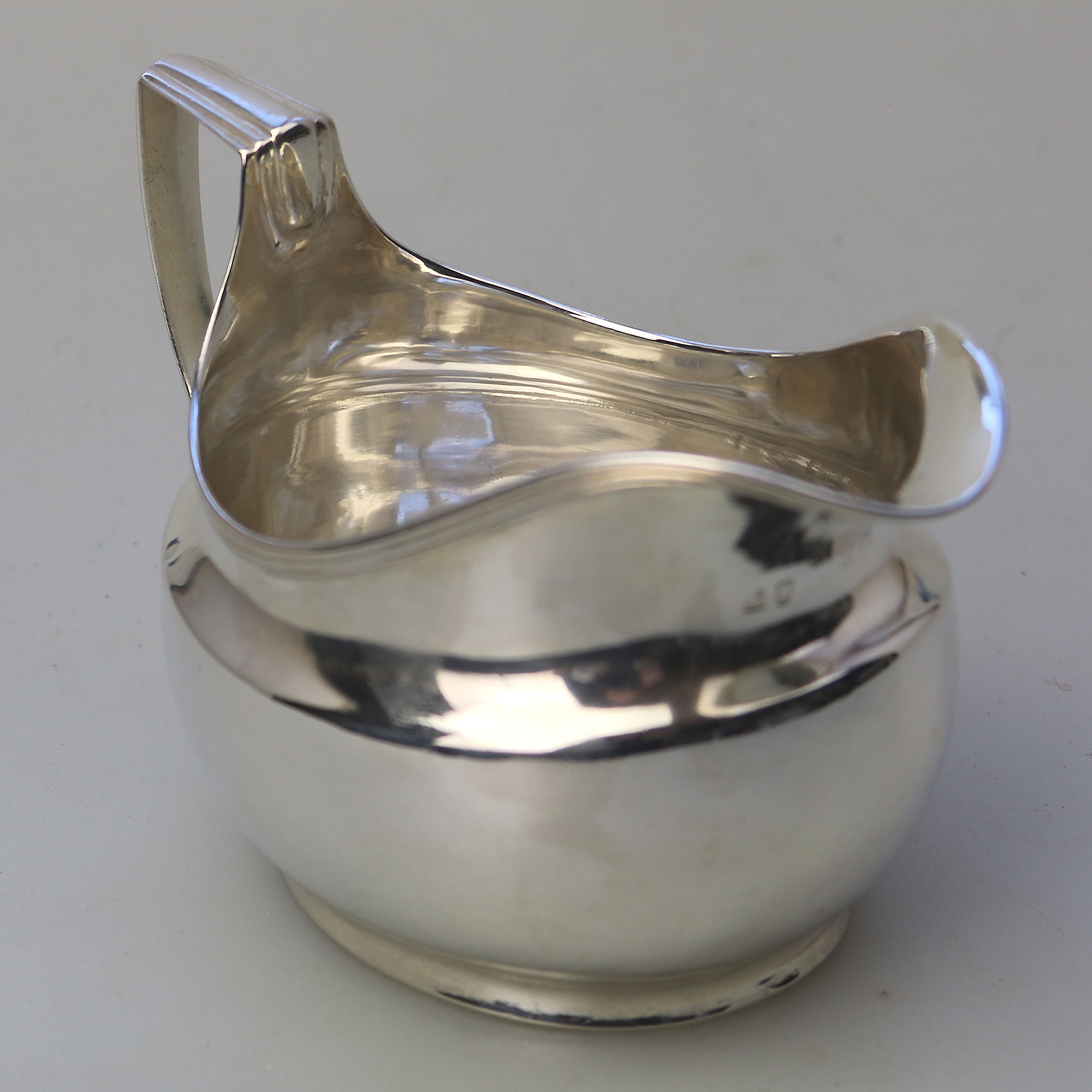 An attractive antique Georgian English sterling solid silver Jug 127g C.1805
