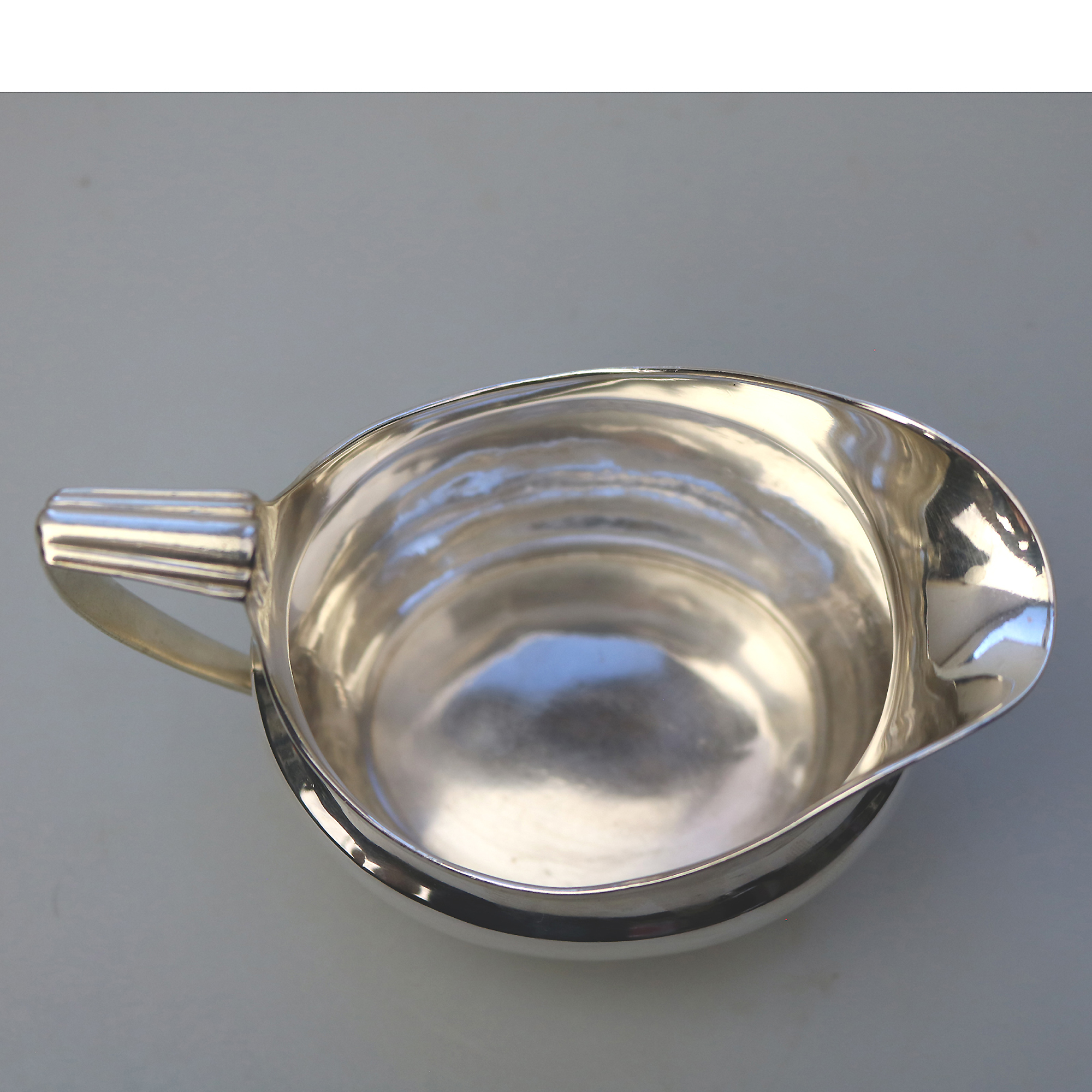 An attractive antique Georgian English sterling solid silver Jug 127g C.1805