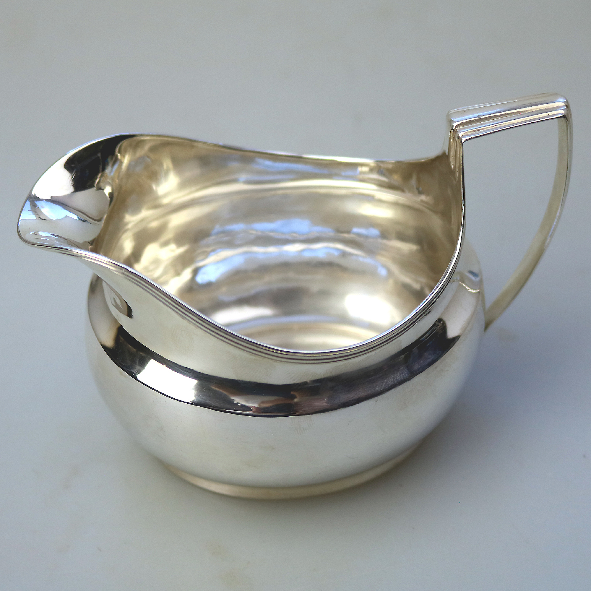 An attractive antique Georgian English sterling solid silver Jug 127g C.1805