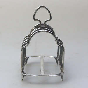 Antique English solid silver 4 slice gothic arch Toast Rack 72g Chester C.1927