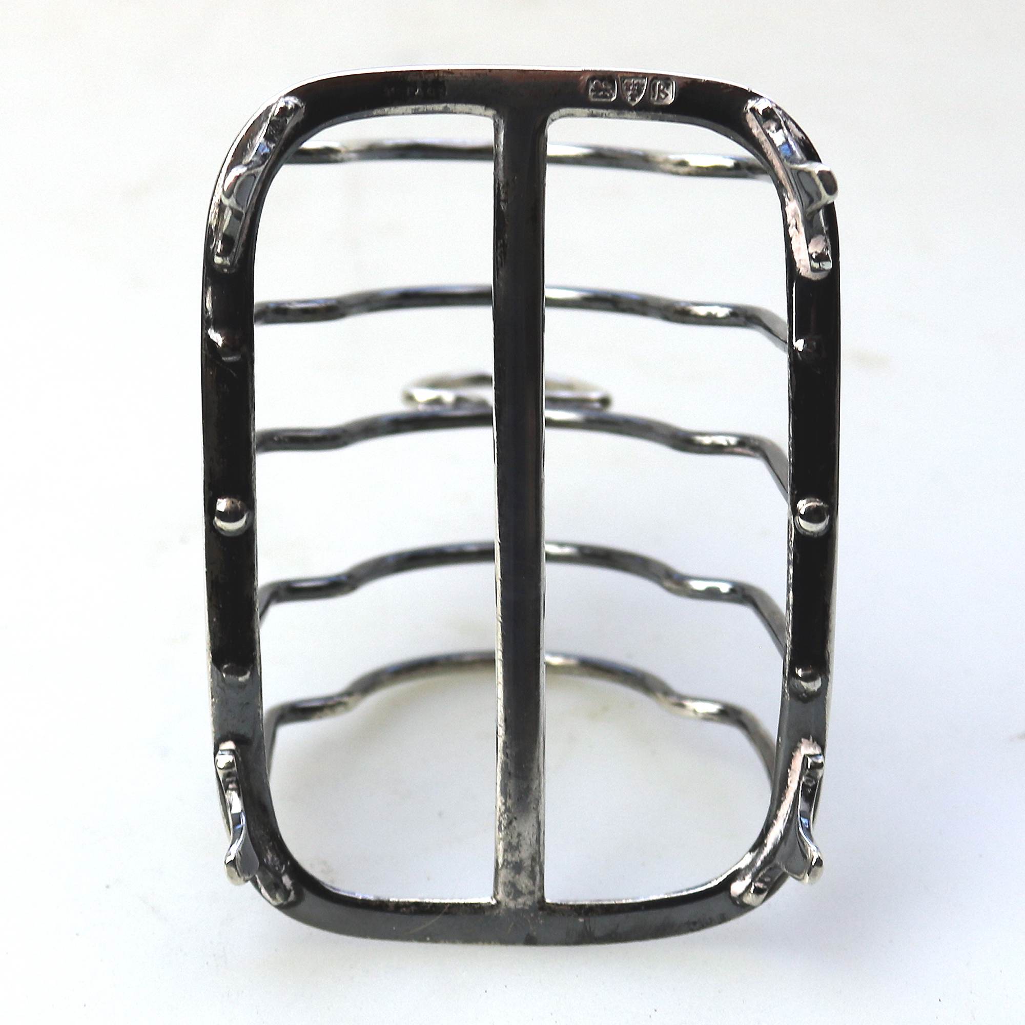 Antique English solid silver 4 slice gothic arch Toast Rack 72g Chester C.1927