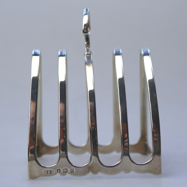 Antique English sterling solid silver 4 slice gothic arch Toast Rack 64g C.1926 - Image 3