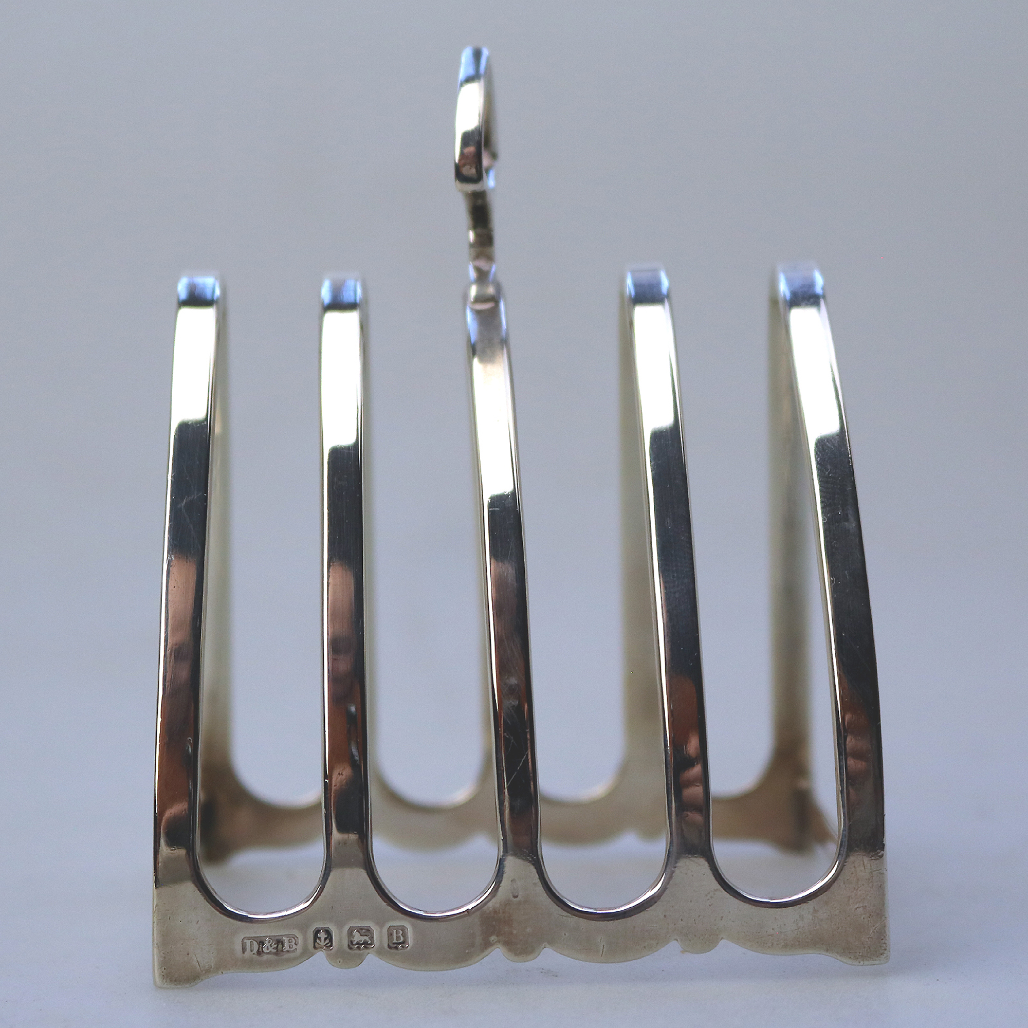 Antique English sterling solid silver 4 slice gothic arch Toast Rack 64g C.1926