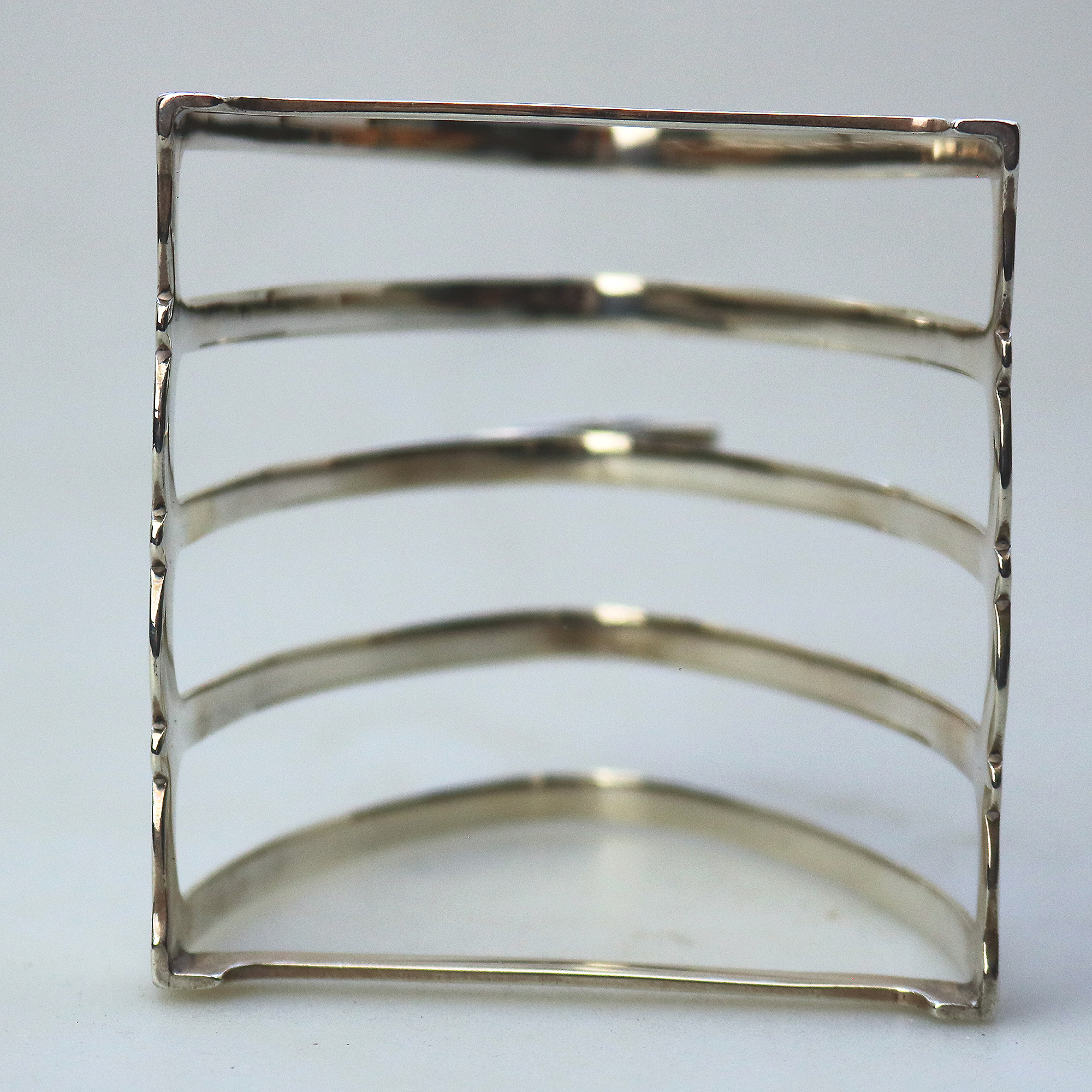 Antique English sterling solid silver 4 slice gothic arch Toast Rack 64g C.1926