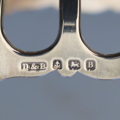 Antique English sterling solid silver 4 slice gothic arch Toast Rack 64g C.1926 - Image 7