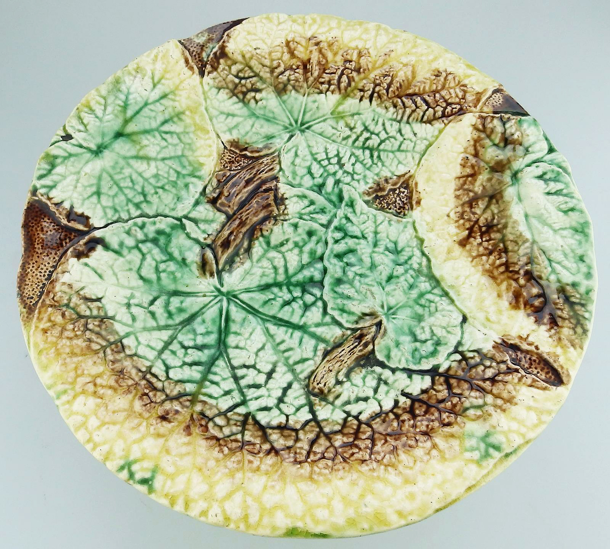 A lovely antique Victorian majolica pottery Cabbage Ware Comport / Tazza C.19thC