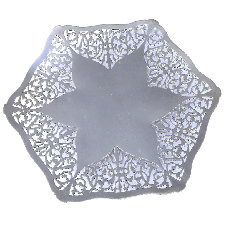 An attractive antique Mappin & Webb silver plated pierced Serving Platter C.1900