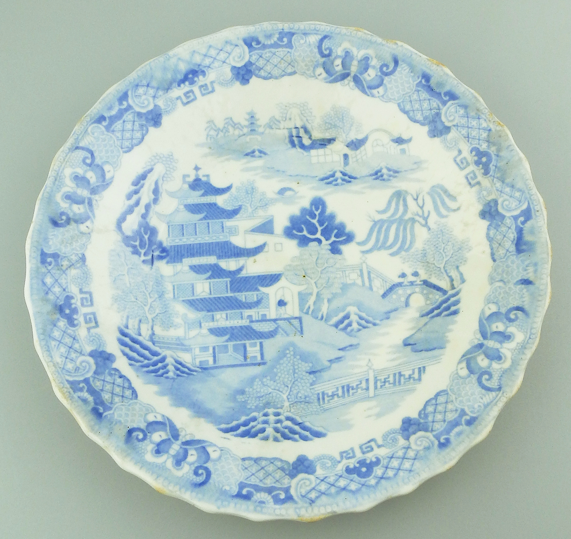 An antique Georgian Miles Mason pottery B&W Broseley Willow Pagoda Plate C.1800+
