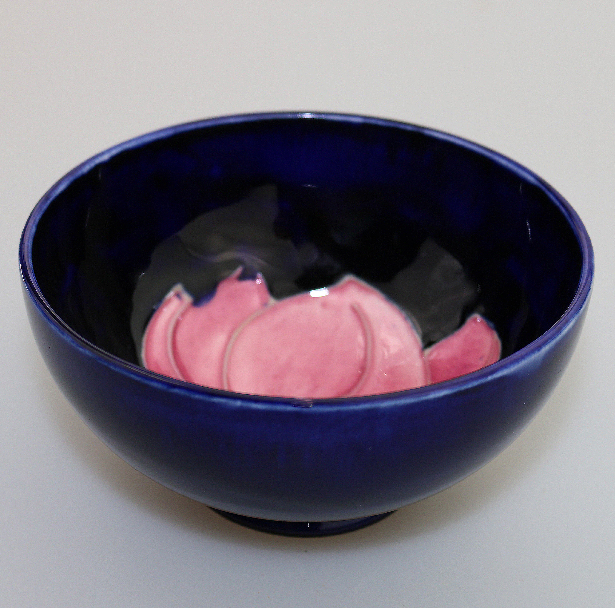 A Decorative Arts Walter Moorcroft pottery Hibiscus Magnolia Bowl C.Mid 20thC