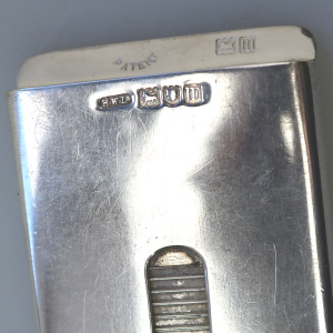 A very rare solid silver patent novelty Card Case with tambour mechanism 44g 1927