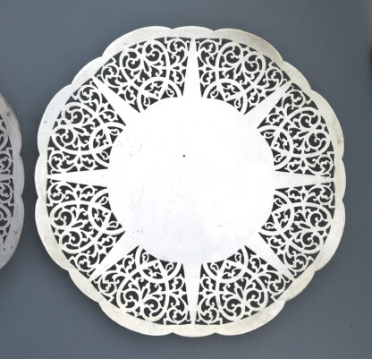 A pair attractive antique Mappin & Webb silver plated pierced Platters C.1900 - Image 3
