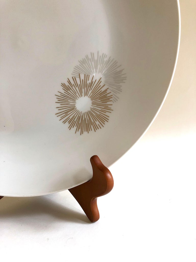 Raymond Loewy for Rosenthal Form 2000 MCM Chop Plate in Sunburst Pattern