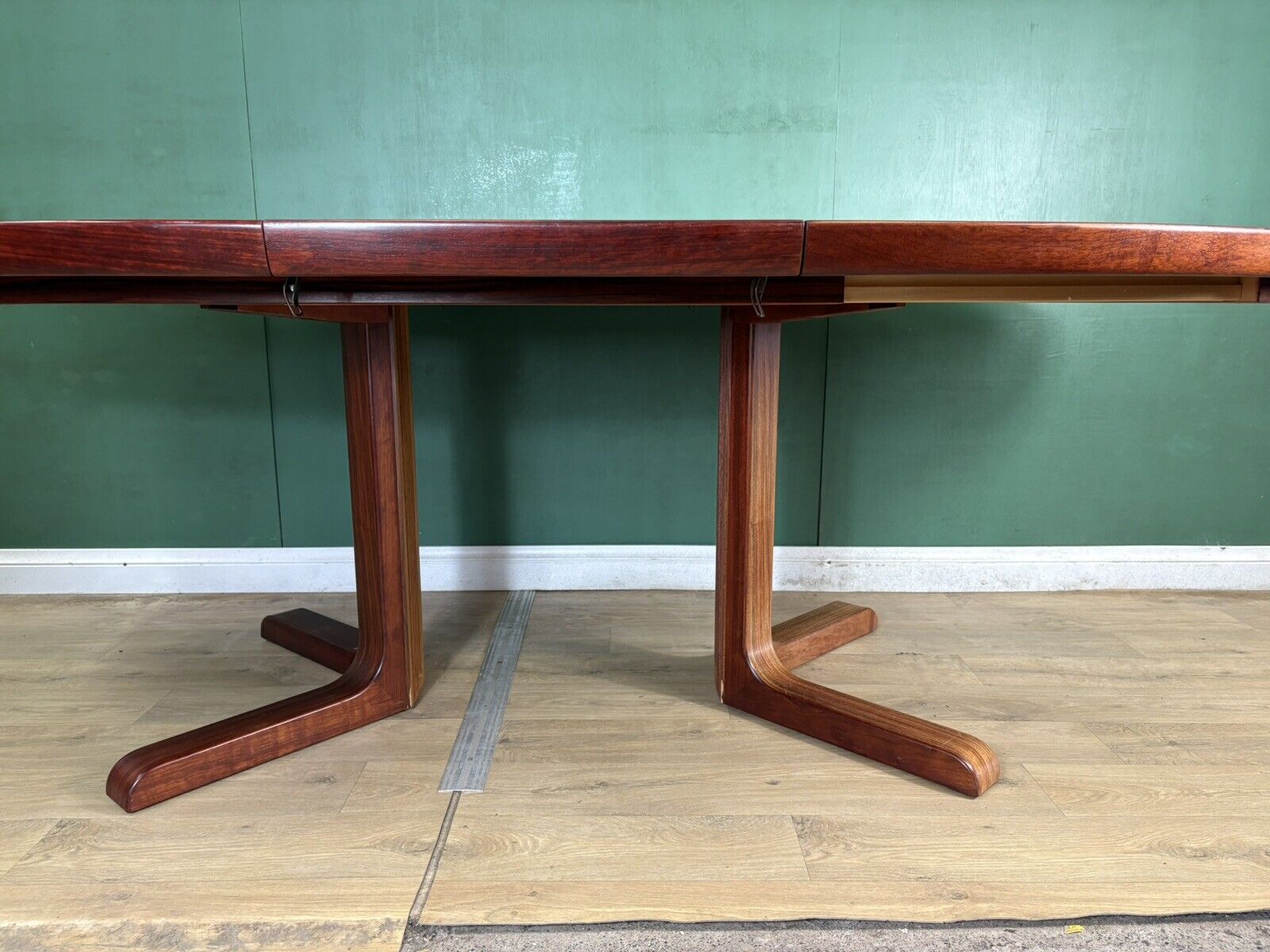 Retro Vintage Rosewood Danish 🇩🇰 Extending Dining Table-Courier