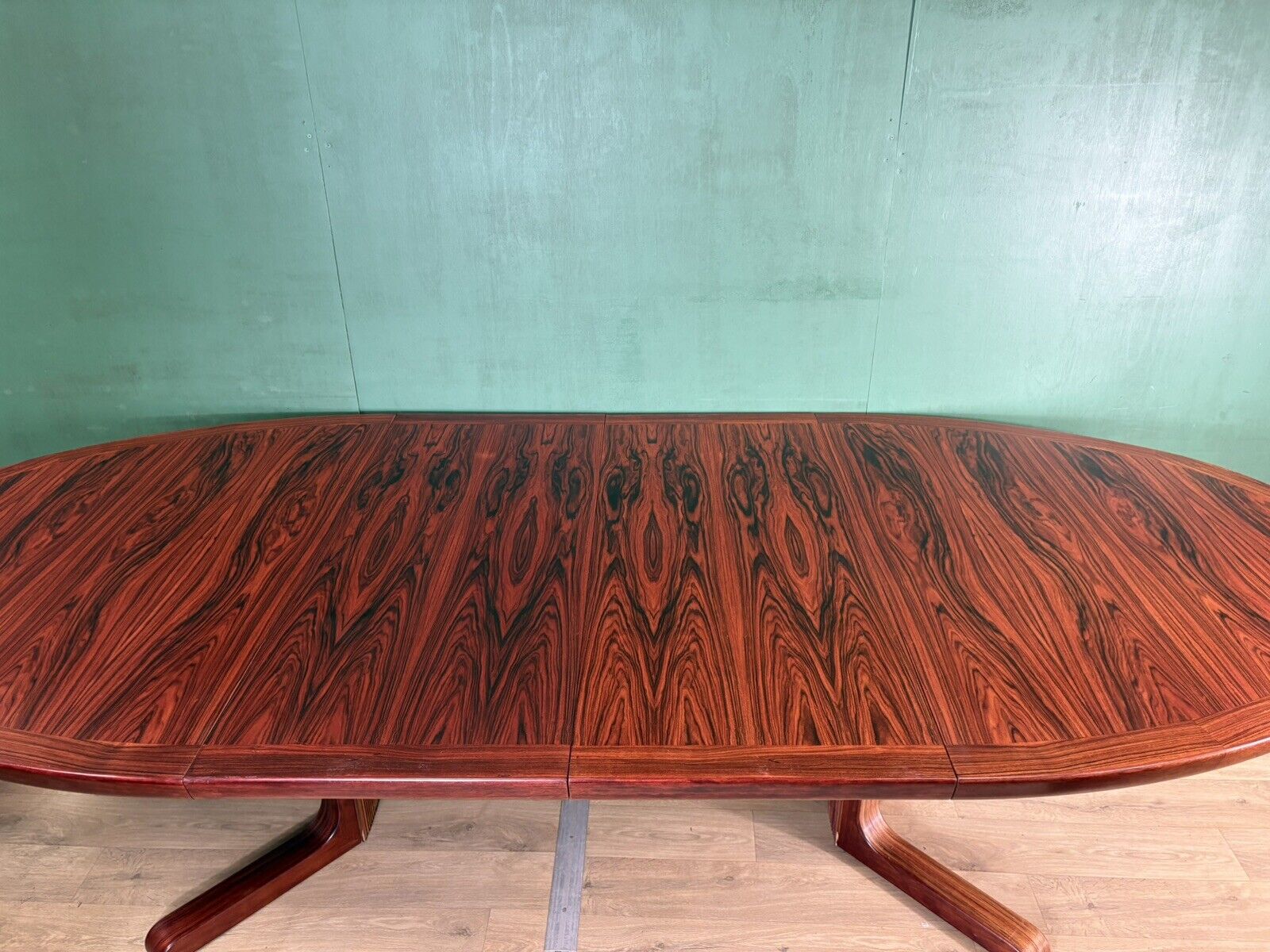 Retro Vintage Rosewood Danish 🇩🇰 Extending Dining Table-Courier
