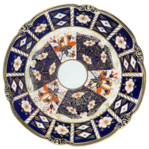 An antique porcelain hand-painted Royal Crown Derby Imari Cake Platter C.1932