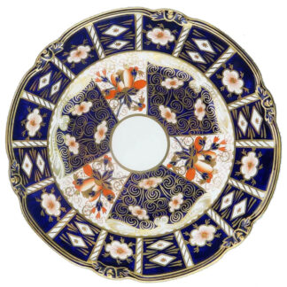 An antique porcelain hand-painted Royal Crown Derby Imari Cake Platter C.1932