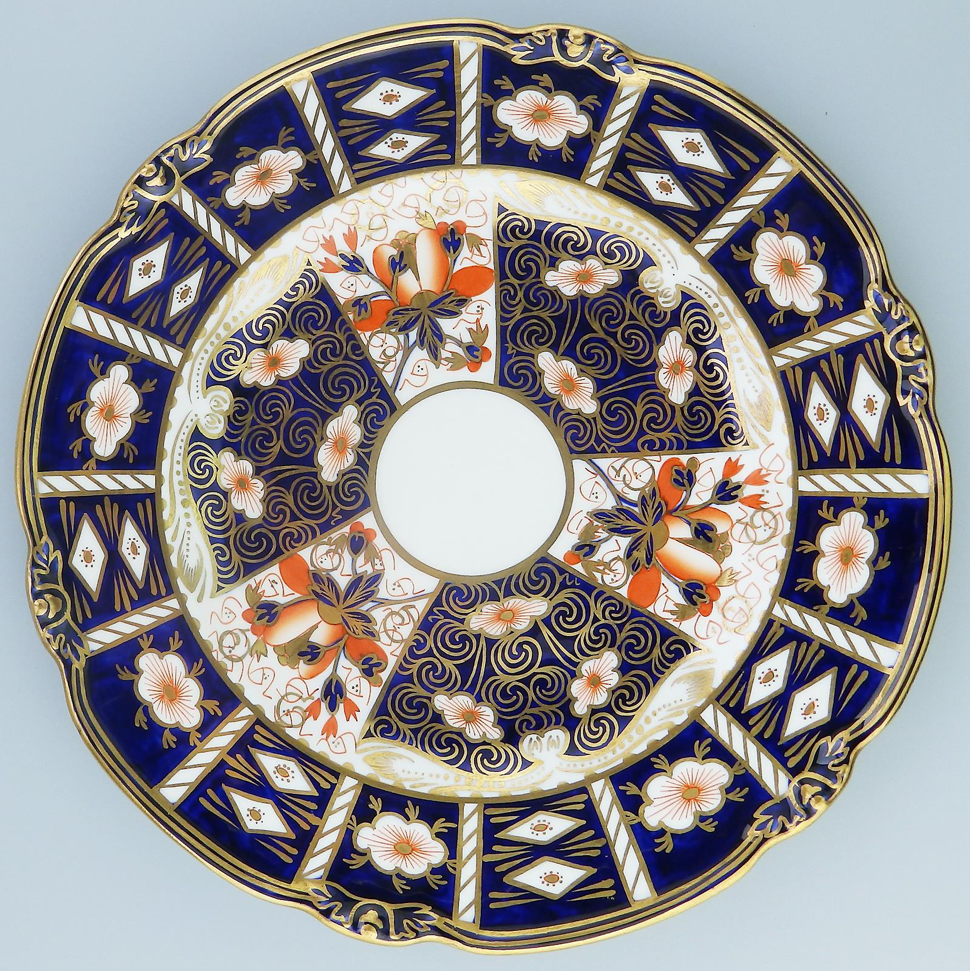 An antique porcelain hand-painted Royal Crown Derby Imari Cake Platter C.1932