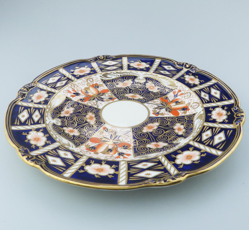 An antique porcelain hand-painted Royal Crown Derby Imari Cake Platter C.1932