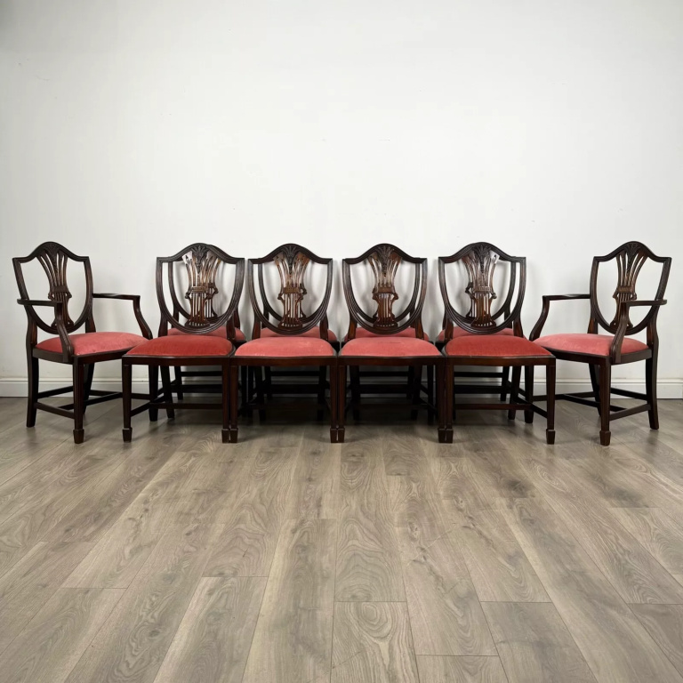 Antique 20th Century Set Of 10 Hepplewhite Style Dining Chairs