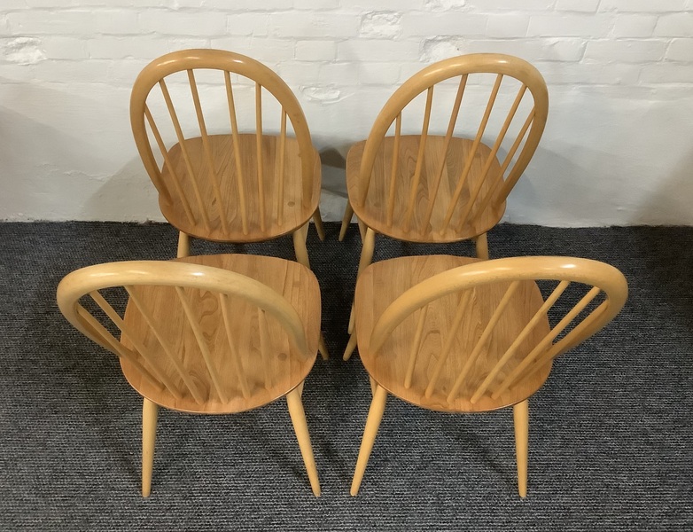 Set Of Four Ercol Windsor 875 Quaker Back Dining Chairs In Light Finish.