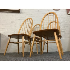 Set Of Four Ercol Windsor 875 Quaker Back Dining Chairs In Light Finish.
