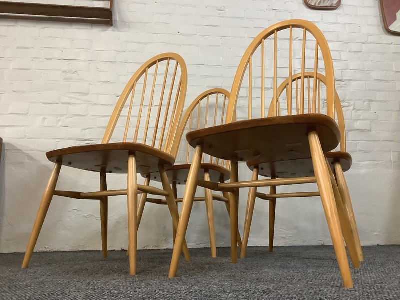 Set Of Four Ercol Windsor 875 Quaker Back Dining Chairs In Light Finish.