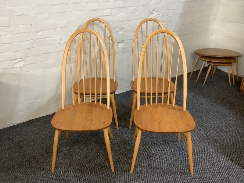 Set Of Four Ercol Windsor 875 Quaker Back Dining Chairs In Light Finish.