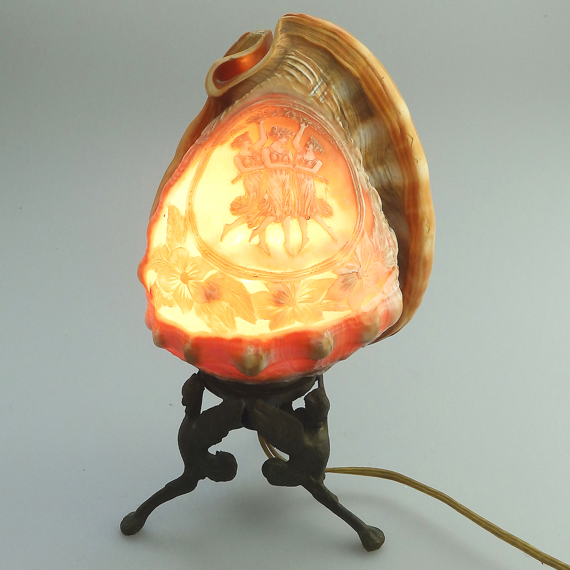 Antique Art Deco Lighting : A fine carved Cameo Conch Shell Table Lamp C.1920's