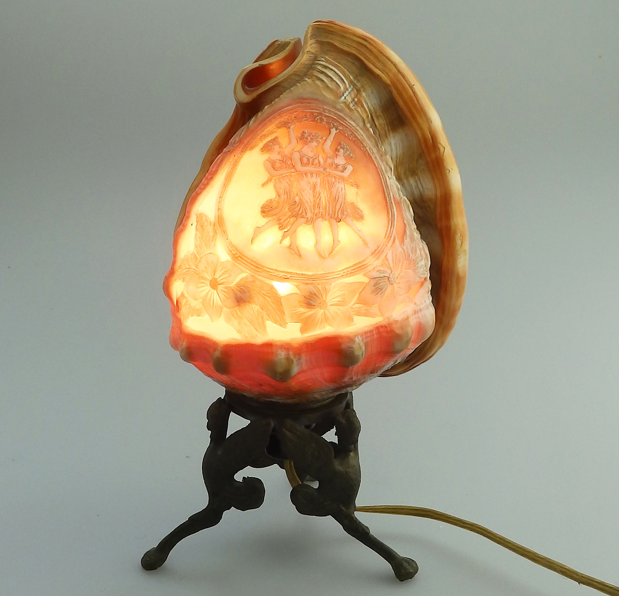 Antique Art Deco Lighting : A fine carved Cameo Conch Shell Table Lamp C.1920's