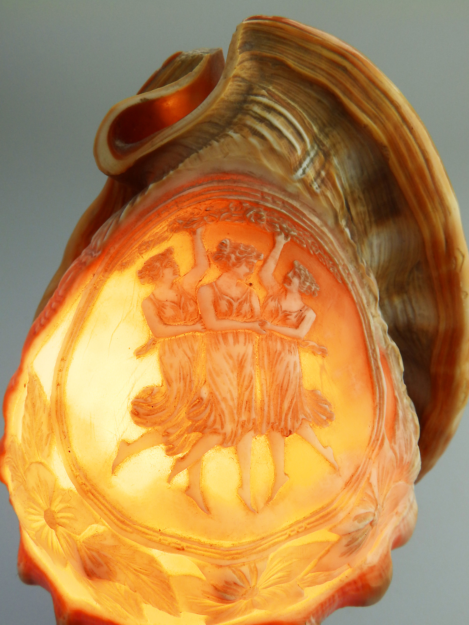Antique Art Deco Lighting : A fine carved Cameo Conch Shell Table Lamp C.1920's