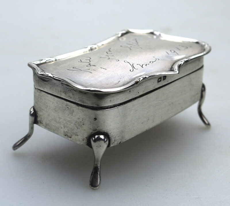 An antique Edwardian English sterling solid silver Trinket Jewellery Box C.1907