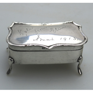 An antique Edwardian English sterling solid silver Trinket Jewellery Box C.1907