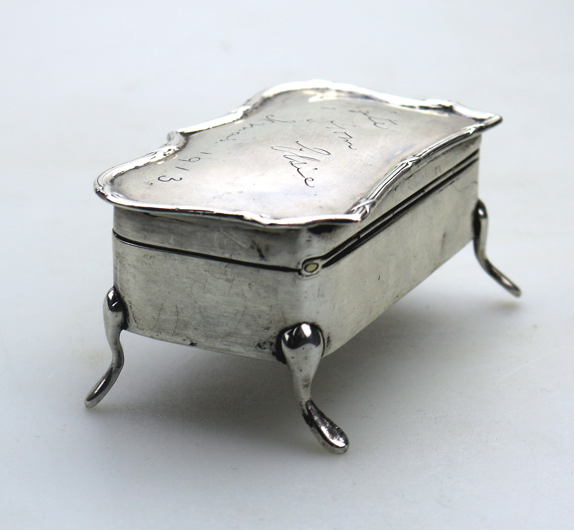 An antique Edwardian English sterling solid silver Trinket Jewellery Box C.1907