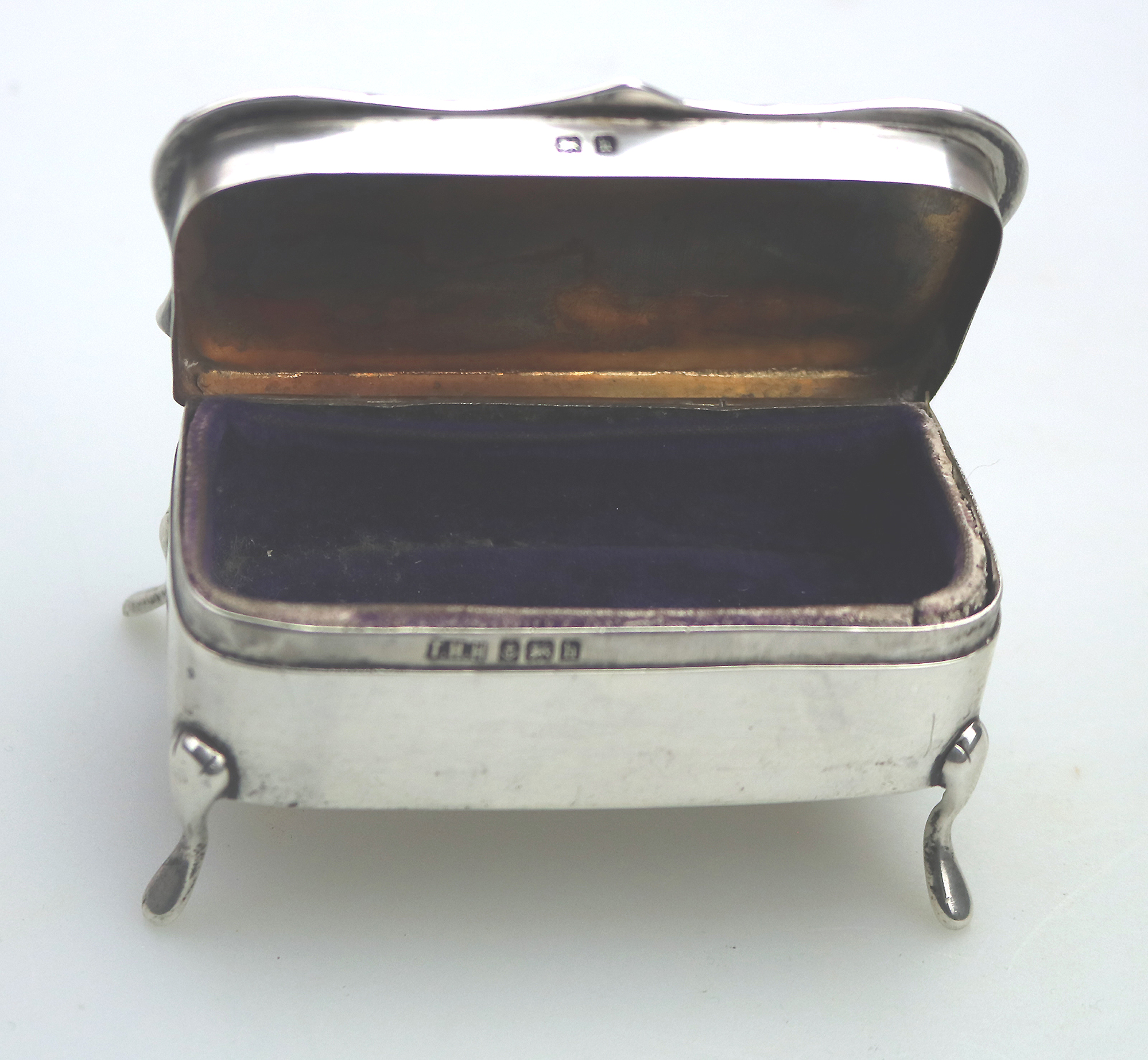 An antique Edwardian English sterling solid silver Trinket Jewellery Box C.1907