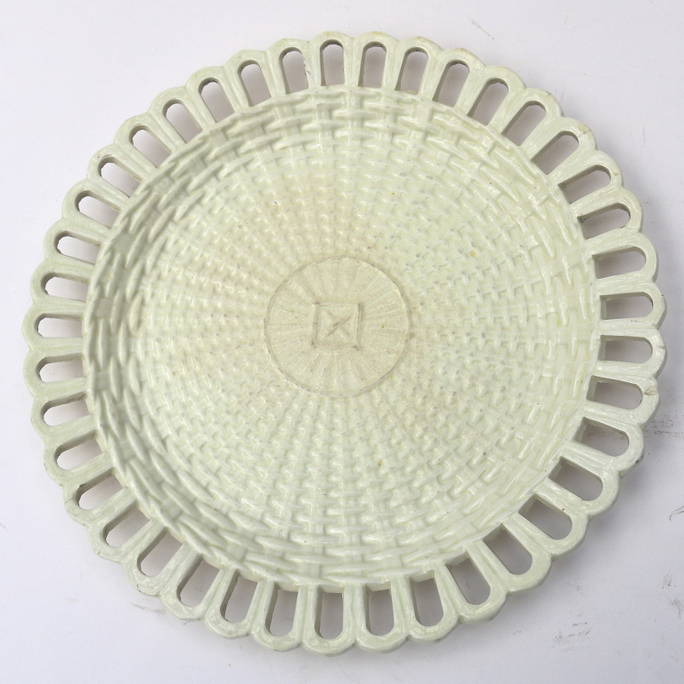 A fine antique Georgian Turner Creamware pottery pierced & moulded Plate C.1785 - Image 2