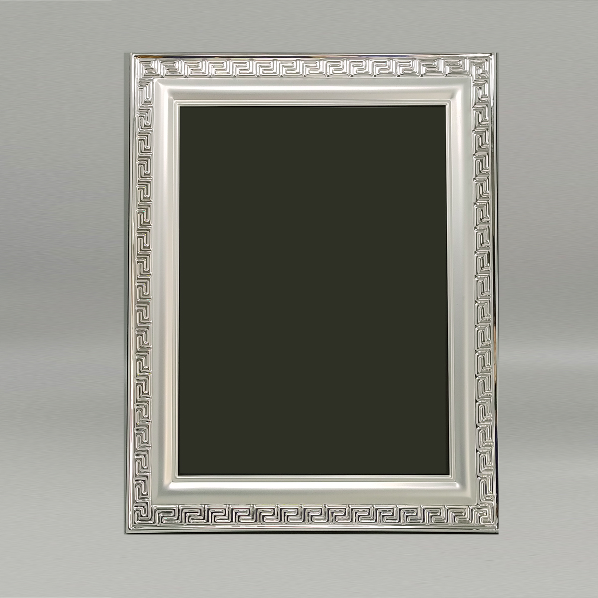 1970s Gorgeous Photo Frame in Silver Plated with Glass. Made in Italy