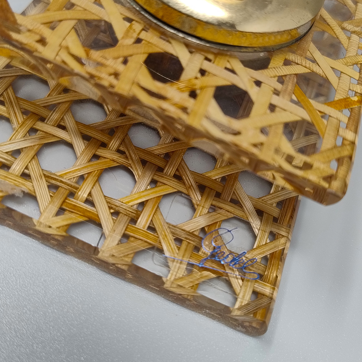 1970s Stunning Table Lighter in Vienna Straw By Geolel. Made in Italy