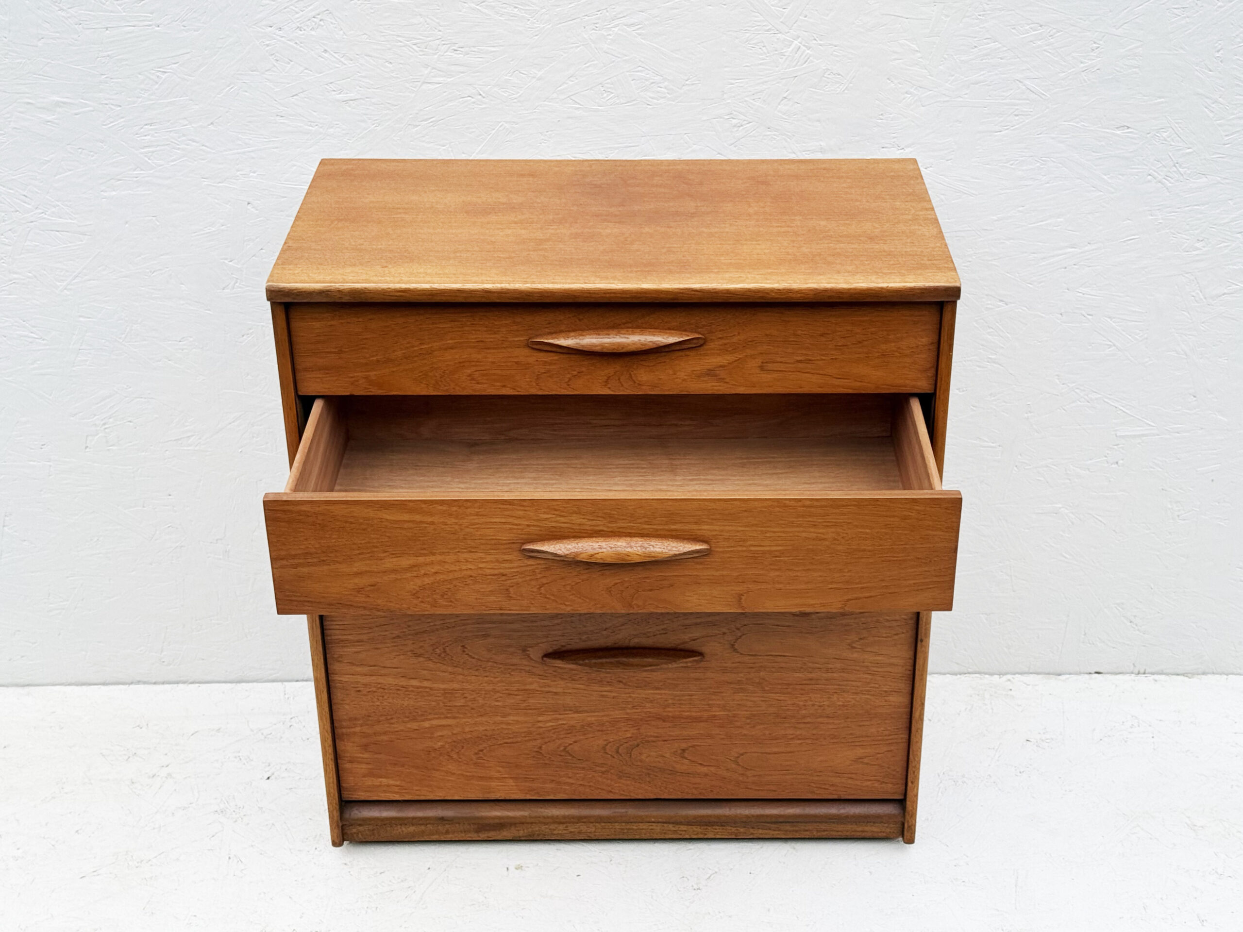 Vintage Mid Century Teak Austinsuite Chest Of Drawers