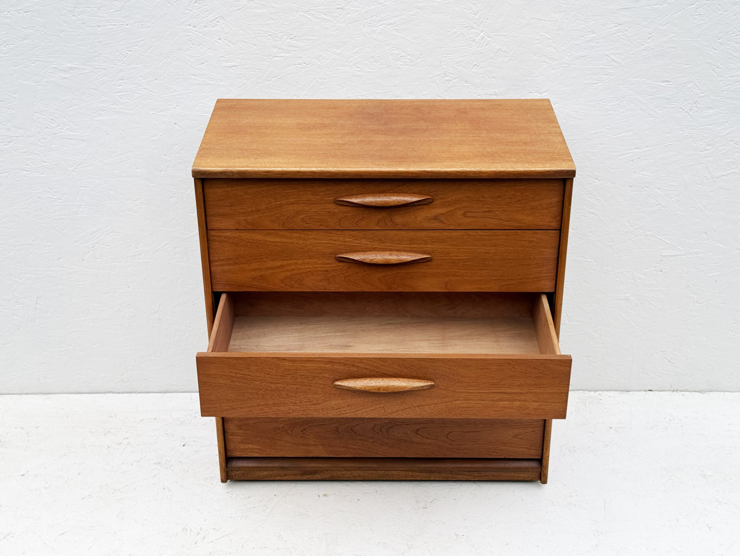 Vintage Mid Century Teak Austinsuite Chest Of Drawers