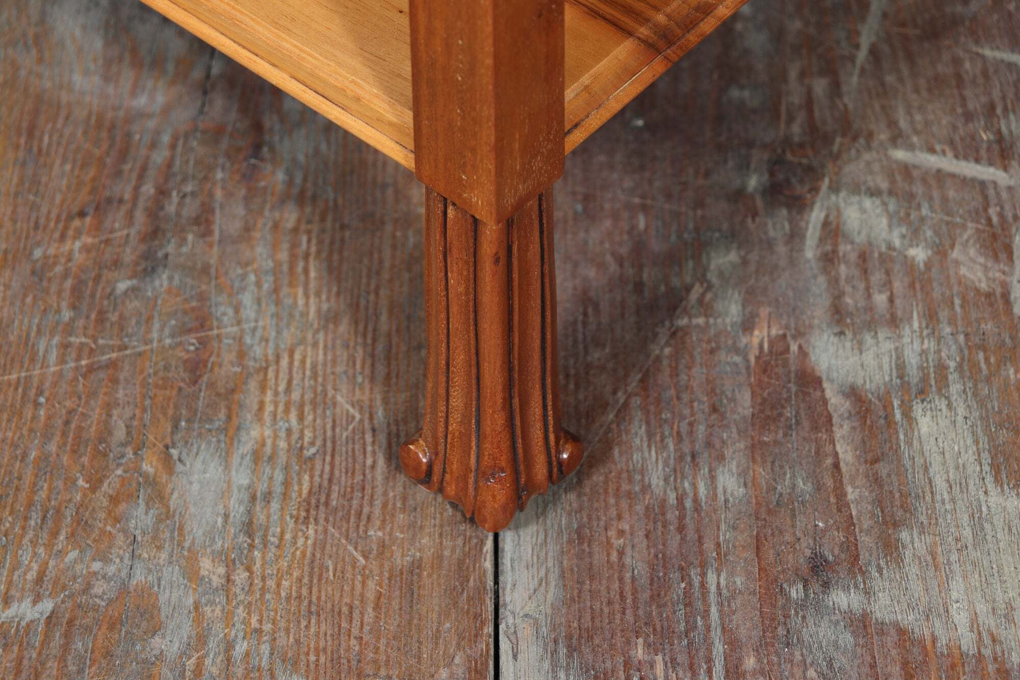 Art Deco English Side Table In Walnut