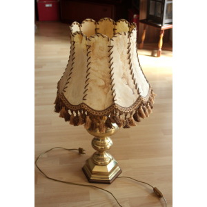 XL - Mid Century table lamp on a heavy opulent brass foot - leather lampshade - Vintage