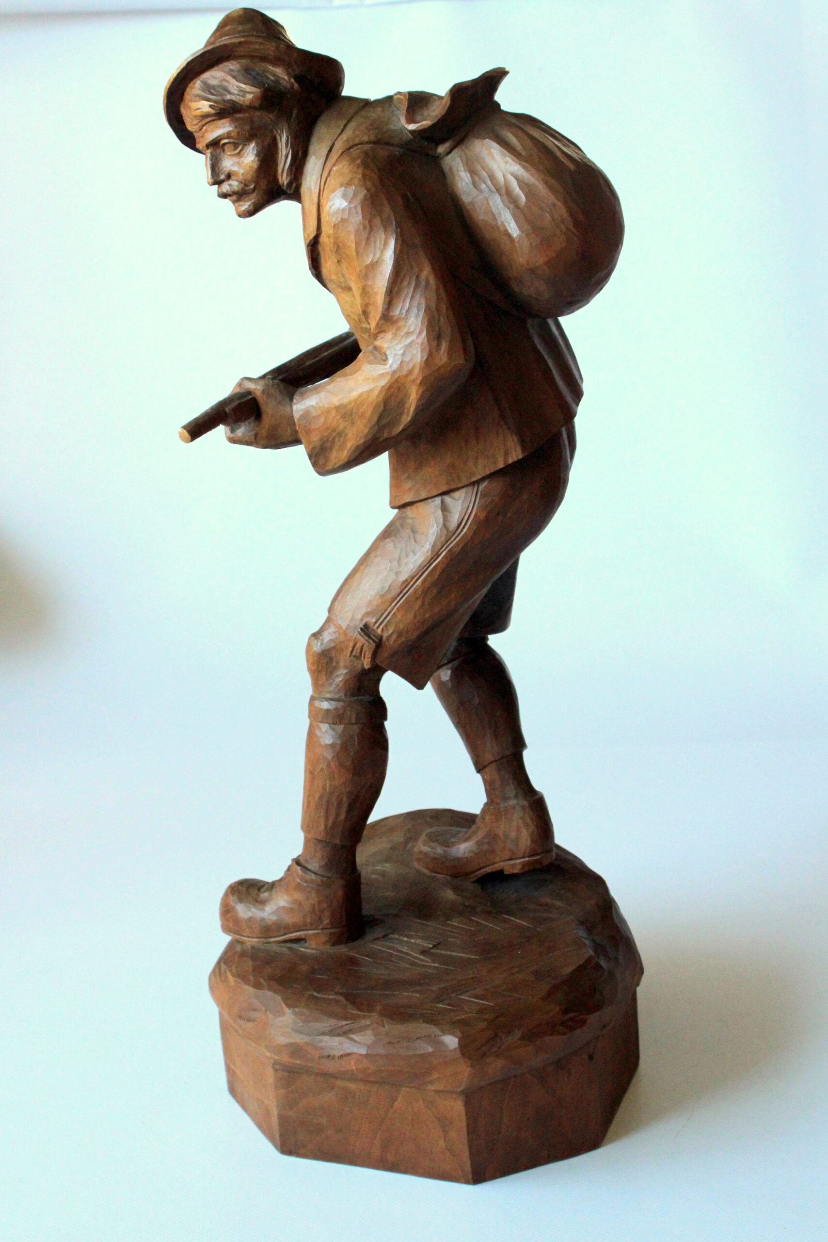 1930s - Antique handcarved wooden sculpture of a hunter